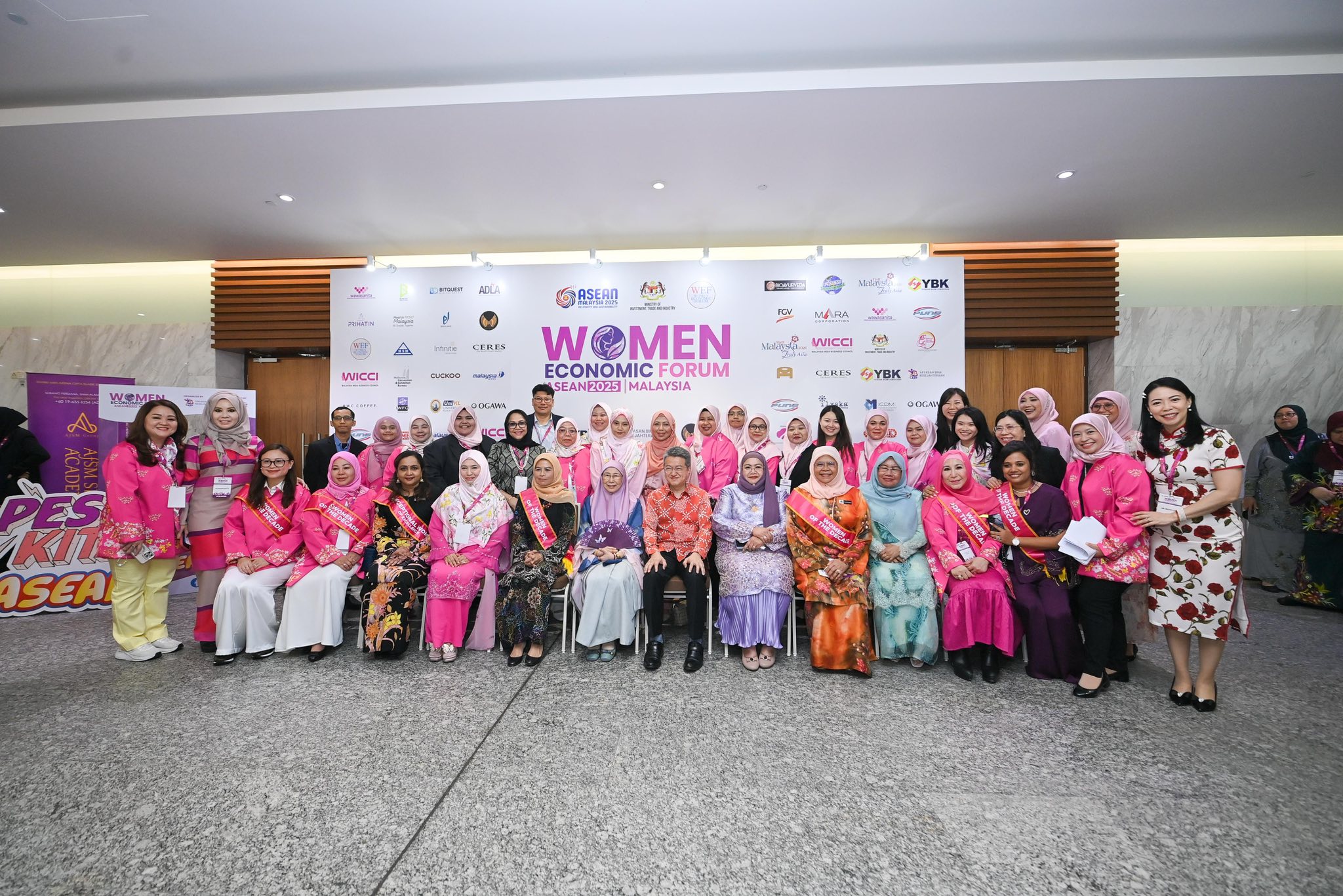 Kegemilangan Datuk Bandar Kuala Lumpur Ceriakan Warga DBKL: Terima Anugerah “Women of the Decade” di WEF ASEAN 2025