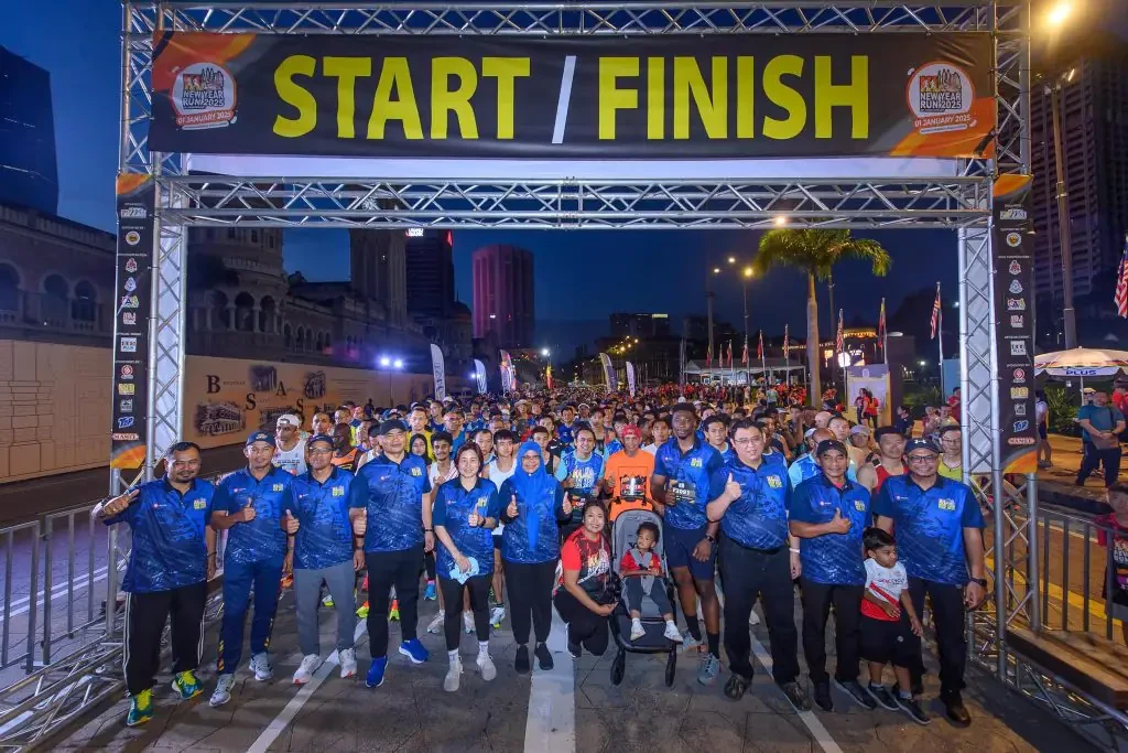 Datuk Bandar Kuala Lumpur Lepaskan Peserta KL Half Marathon Dan KL Car Free Morning Edisi 16 Februari 2025
